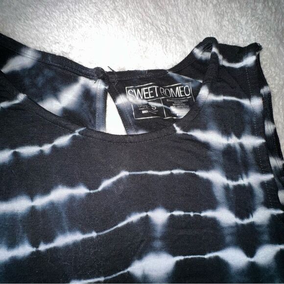 Sweet Romeo, cold shoulder, three-quarter sleeve, tie-dye rayon, spandex sz S - Picture 3 of 10